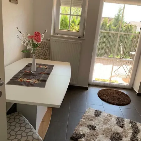 Apartment Terrassenwohnung In Bei Wuerzburg *